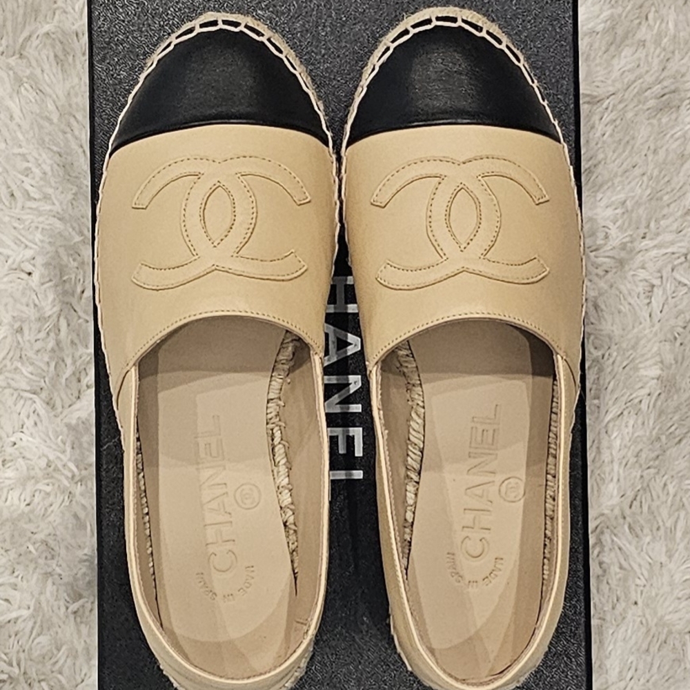 CHANEL Two-Tone Beige and Black Espadrilles
